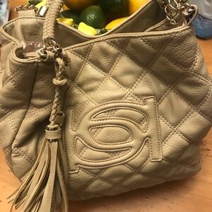 👛bebe Quilted Shoulder Bag